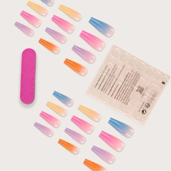 24 piece Colorful Coffin Fake Nails - Picture 2 of 5